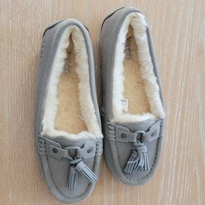 UGG LITNEY MOCCASIN SIZE 6 NWOT